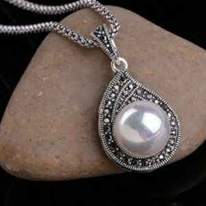 Faux Pearl Vintage Statement Necklace